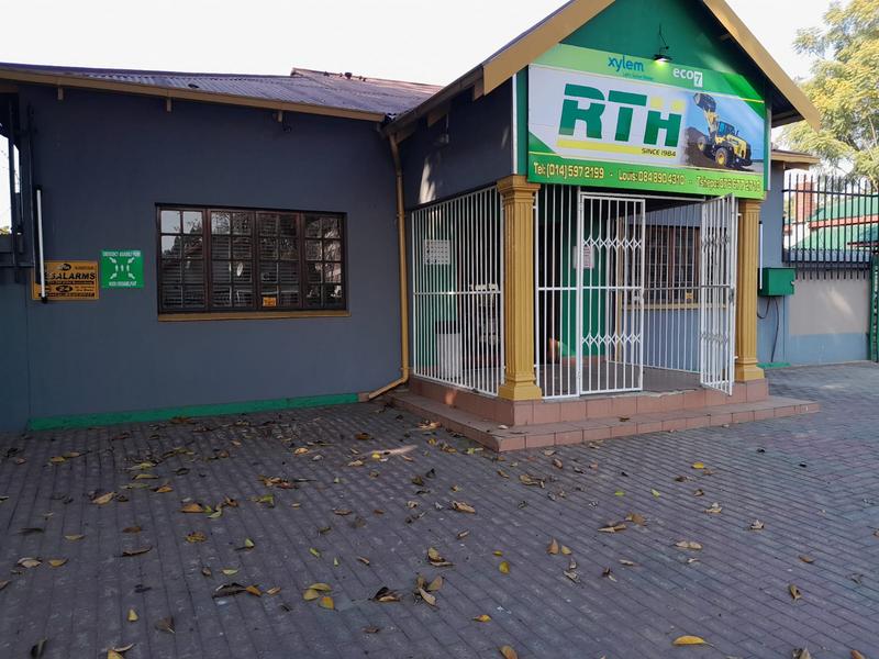 To Let 7 Bedroom Property for Rent in Rustenburg Central North West